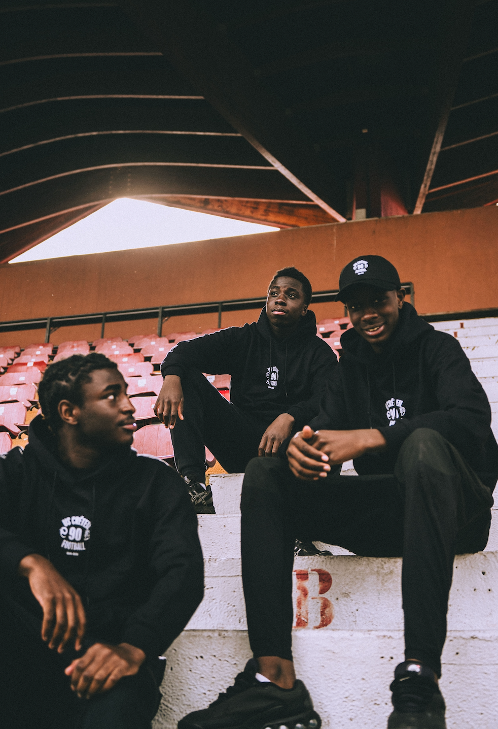 Sweat à capuche Noir - Collection des 90 ans
